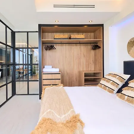 Savanna Beach. Amazing With Jacuzzi Apartment
