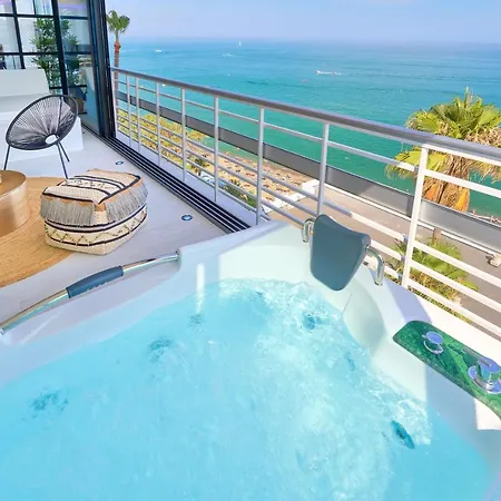 Savanna Beach. Amazing With Jacuzzi Apartment