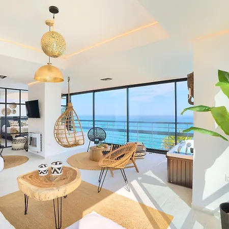 Savanna Beach. Amazing With Jacuzzi Apartment *