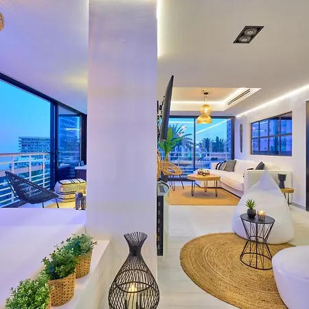 Savanna Beach. Amazing With Jacuzzi Apartment